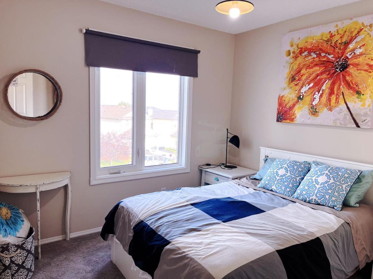 Best Garden House&3 Mins Bus Station Close C-Train&Free Parking YYC Exterior foto